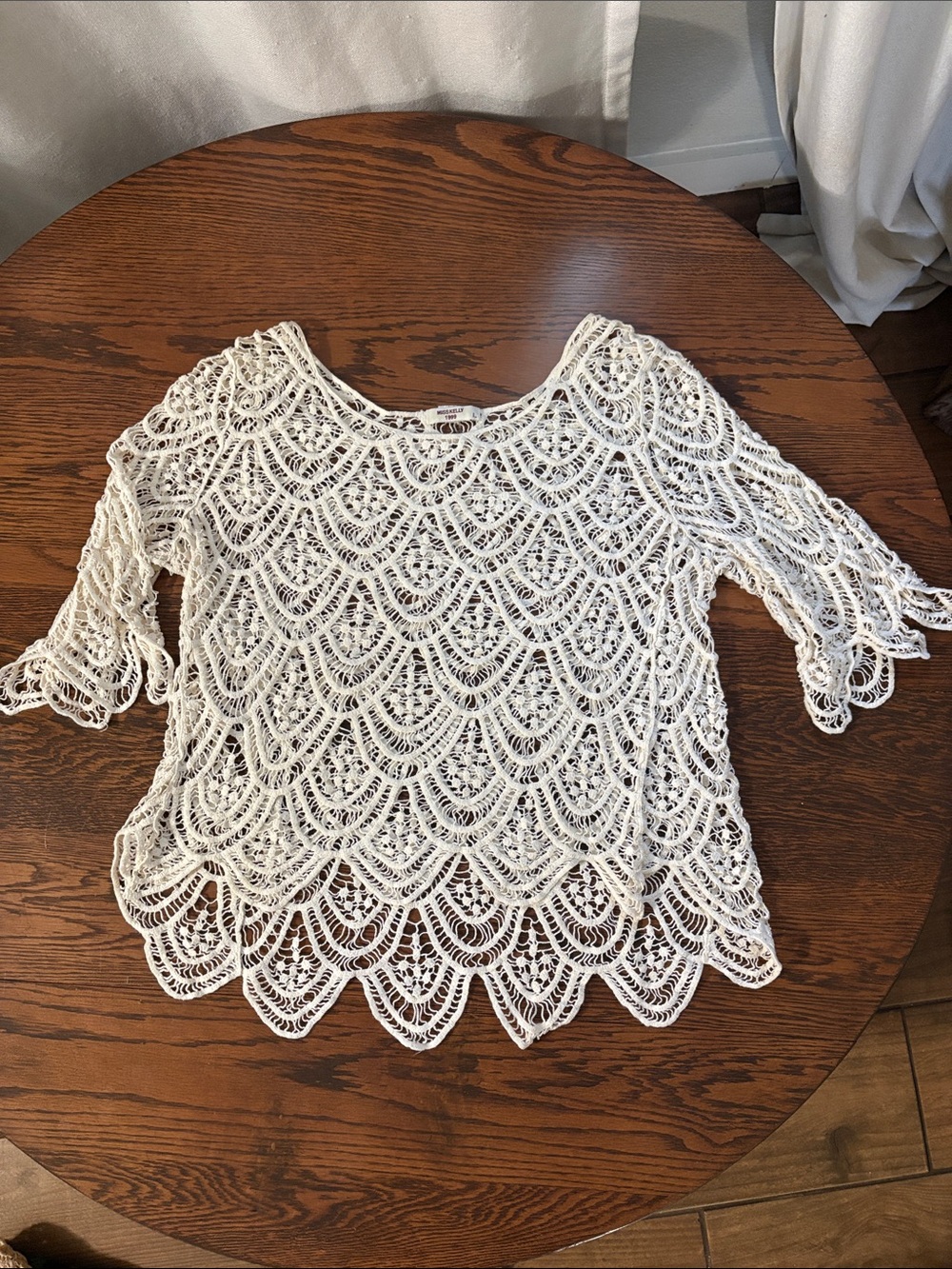 Crochet Lace Scallop-Hem Short Sleeve Top - White